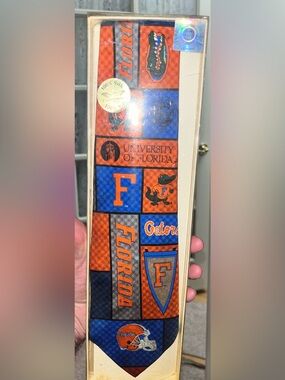 Vintage 1990’s University of Florida Gators 100% Silk Logo Tie - Orange & Blue